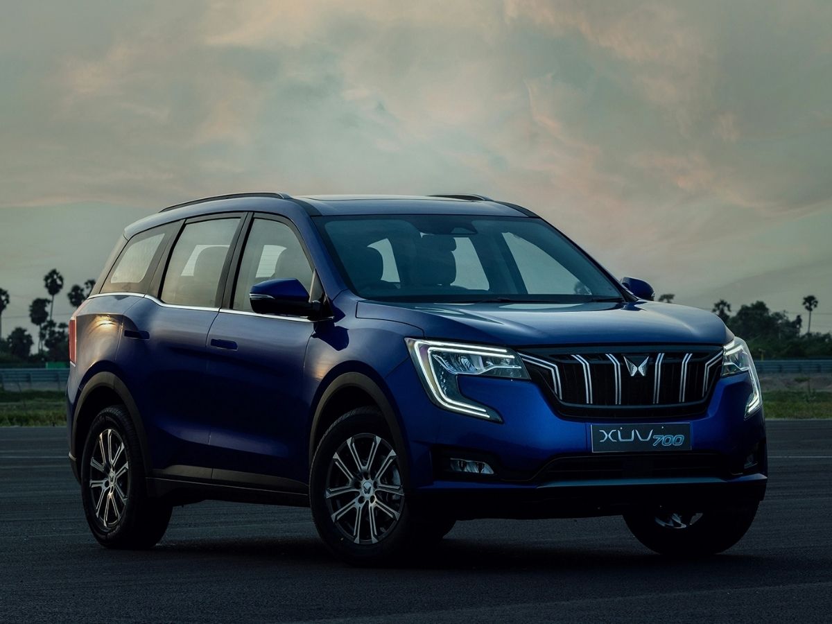 Mahindra XUV700 - Car Image
